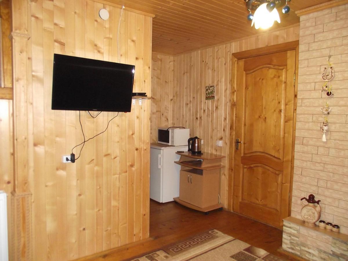 Guesthouse U Dida Viktora Yaremche Exterior photo