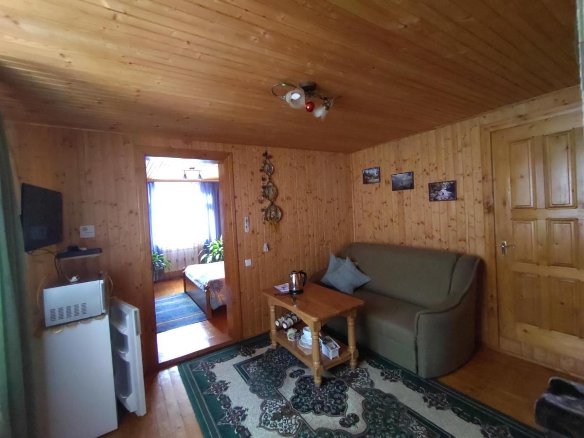 Guesthouse U Dida Viktora Yaremche Exterior photo