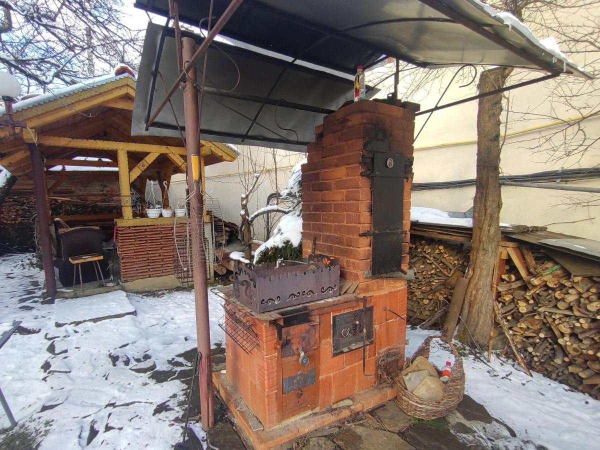 Guesthouse U Dida Viktora Yaremche Exterior photo