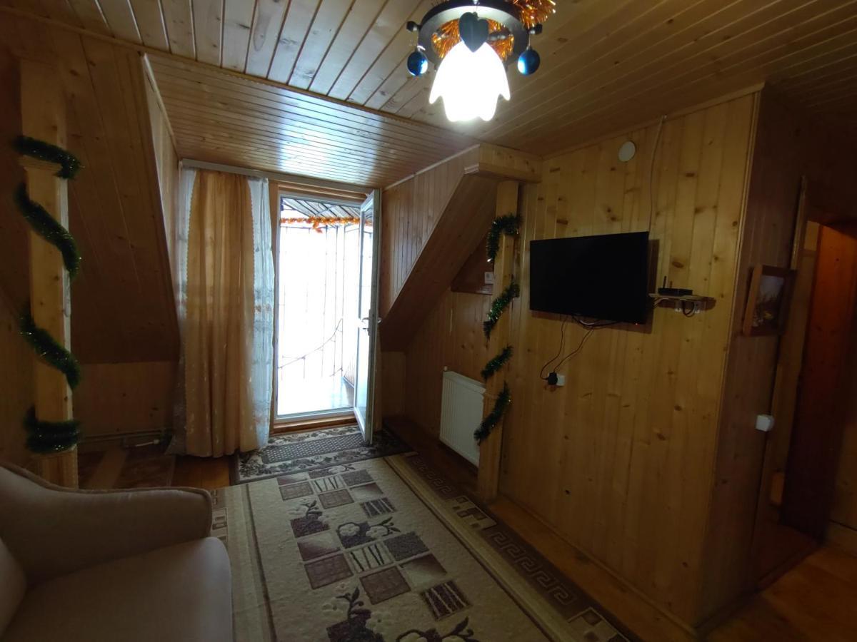 Guesthouse U Dida Viktora Yaremche Exterior photo
