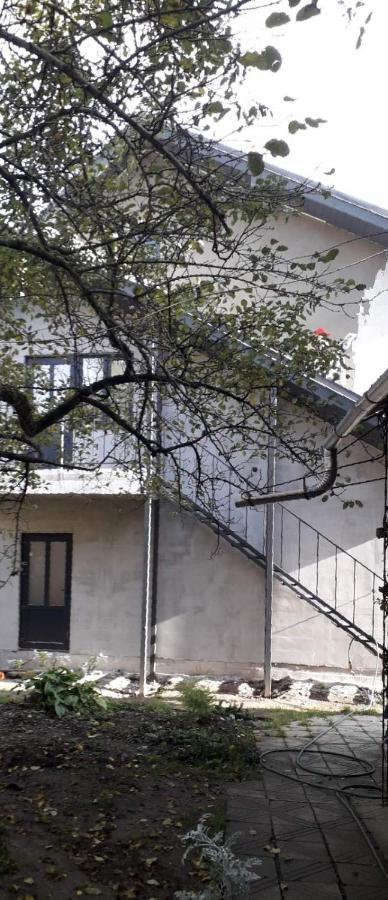 Guesthouse U Dida Viktora Yaremche Exterior photo