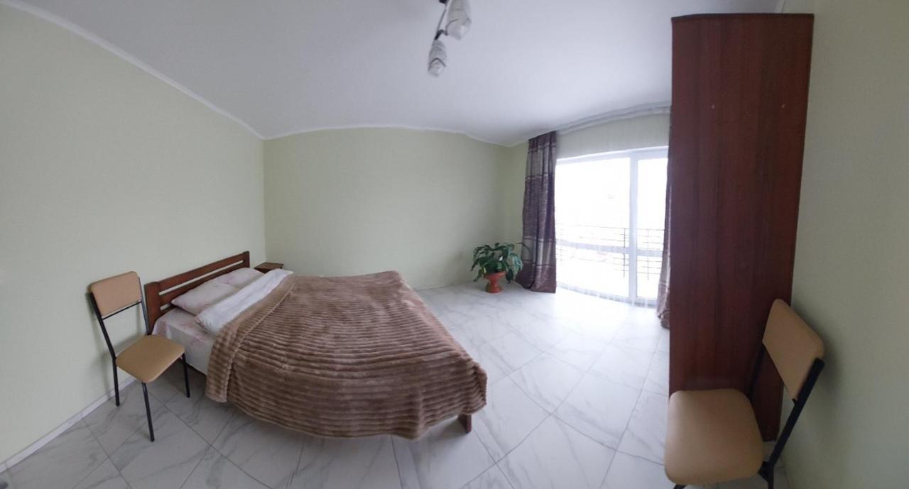 Guesthouse U Dida Viktora Yaremche Exterior photo
