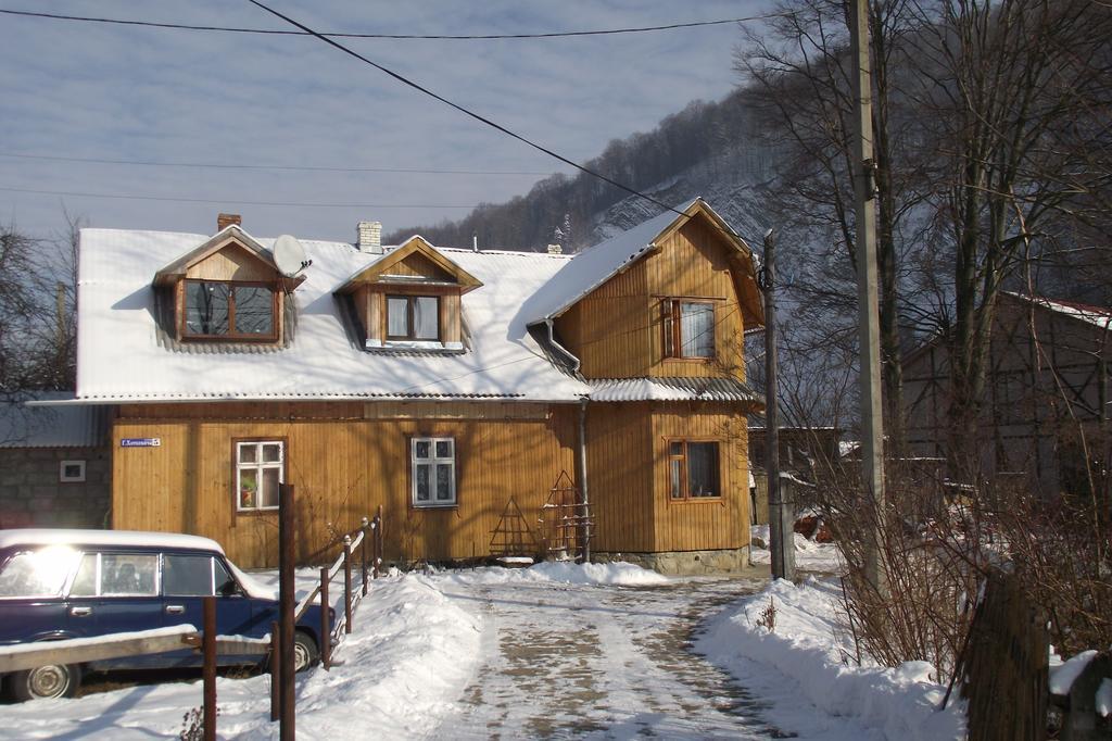 Guesthouse U Dida Viktora Yaremche Exterior photo