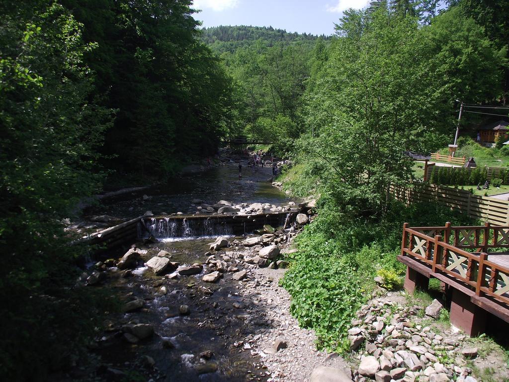 Guesthouse U Dida Viktora Yaremche Exterior photo